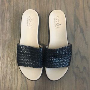 Naturalizer Sandals/slides